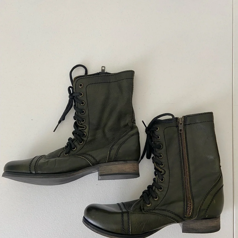 Steve Madden women’s Troopa leather lace up combat boots — size 8 - Picture 4 of 7
